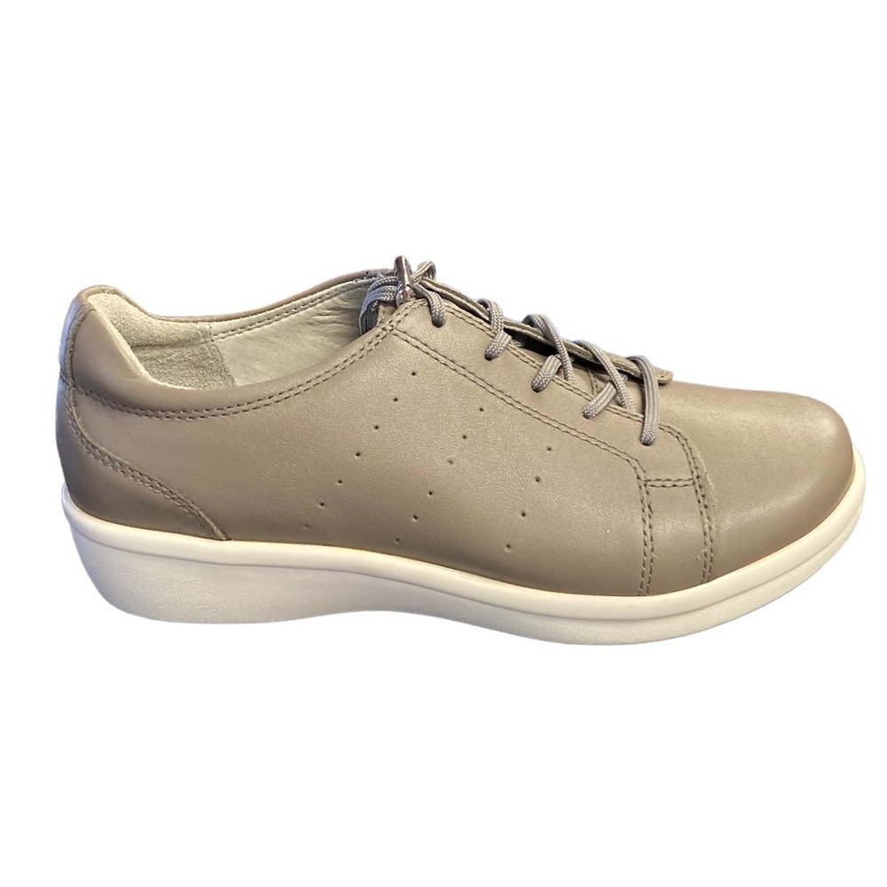 TRAQ by Alegria Lace-up Shoes - Picture 2 of 9